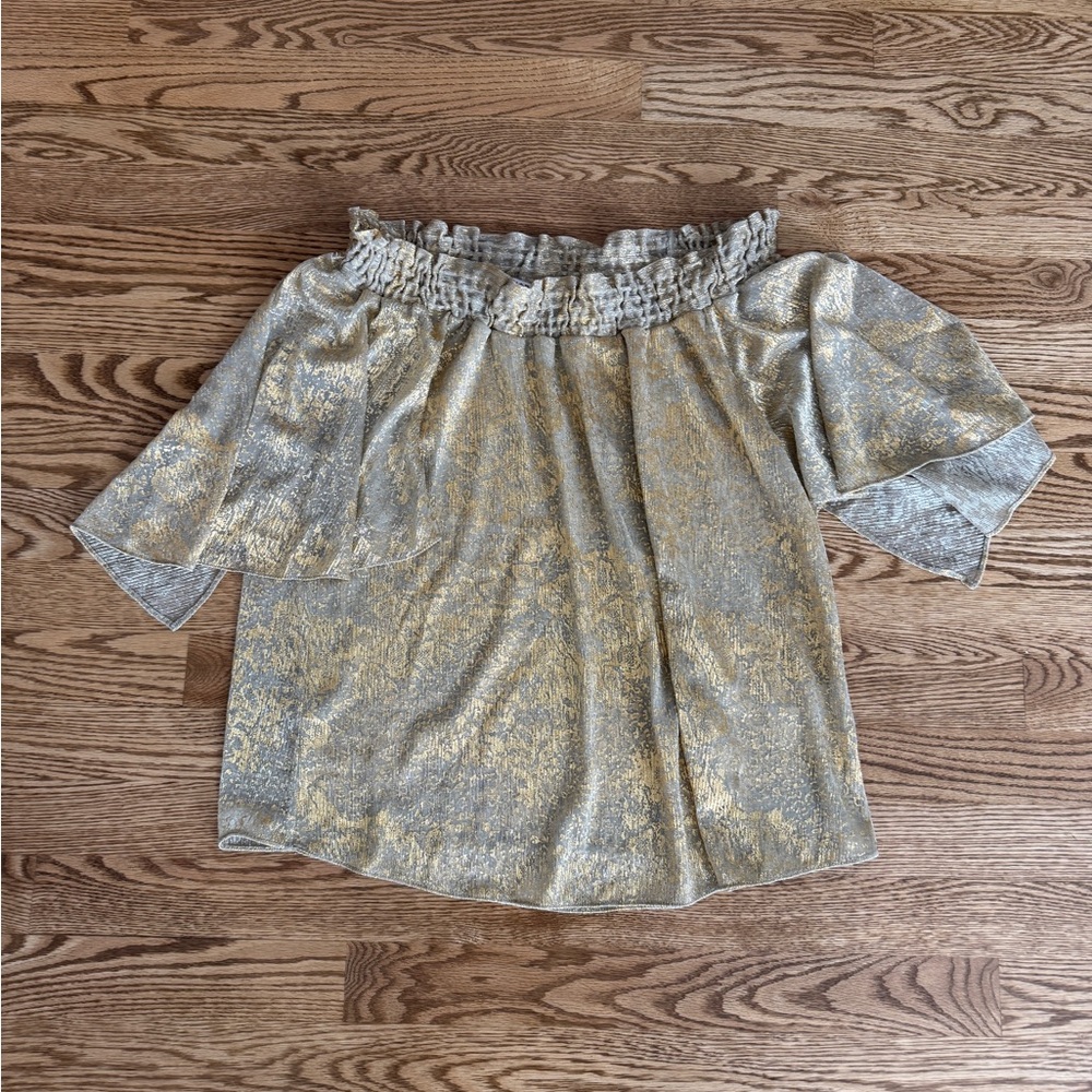T Tahari Gold Metallic Delphine Off-Shoulder Blouse. Size 4.